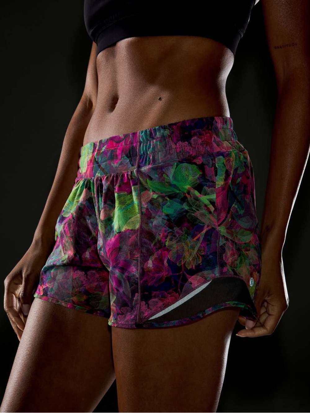 lululemon Hotty Hot Low Rise Shorts 4” Vivid Floral Tone Multi Grey VFTM size 12 - Picture 5 of 10